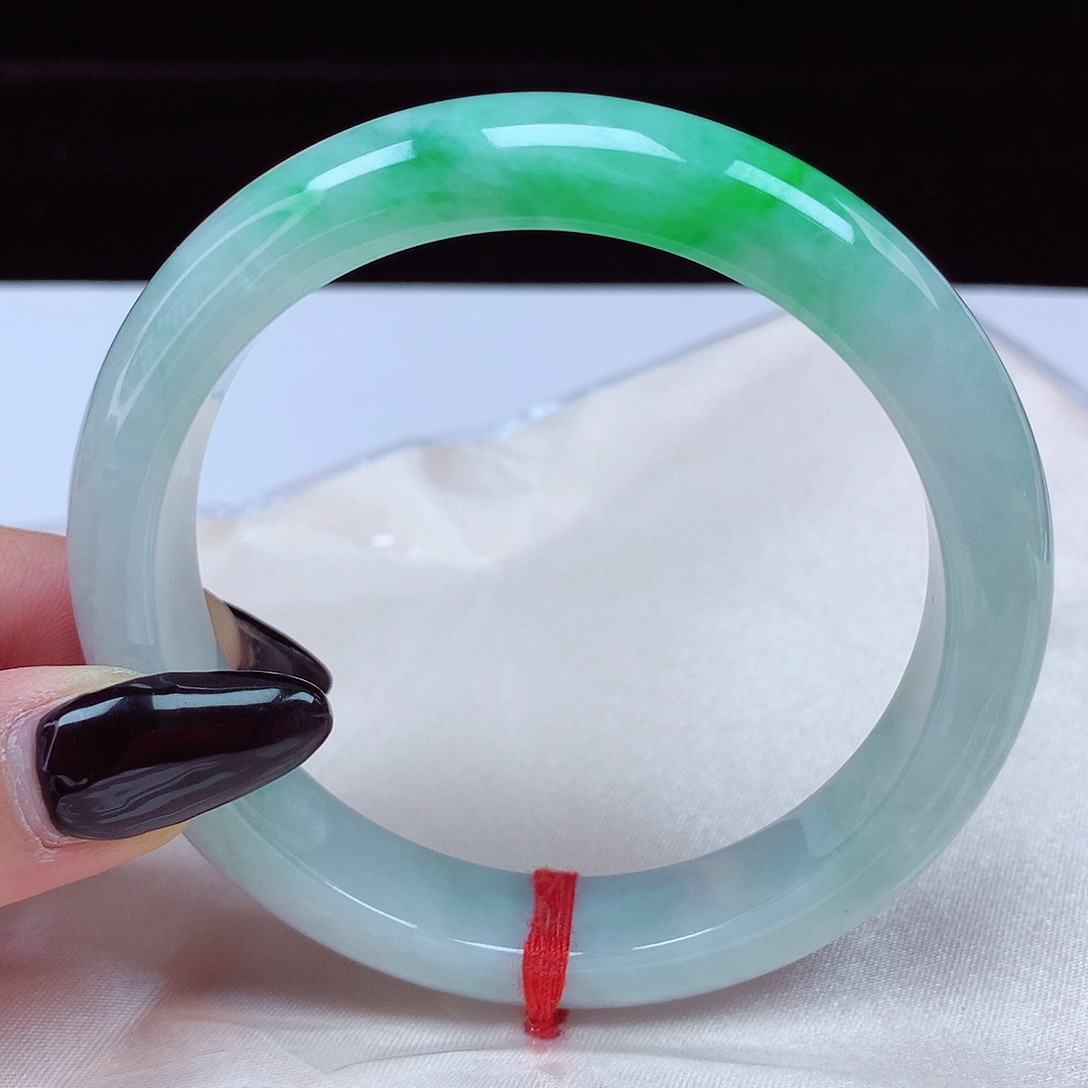 翡翠手镯未镶嵌61-62圈