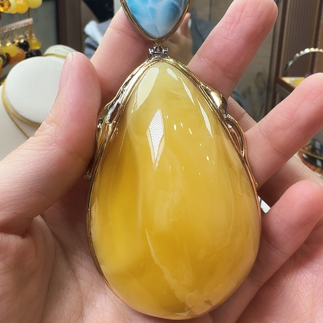 琥珀未镶嵌颈饰吊坠