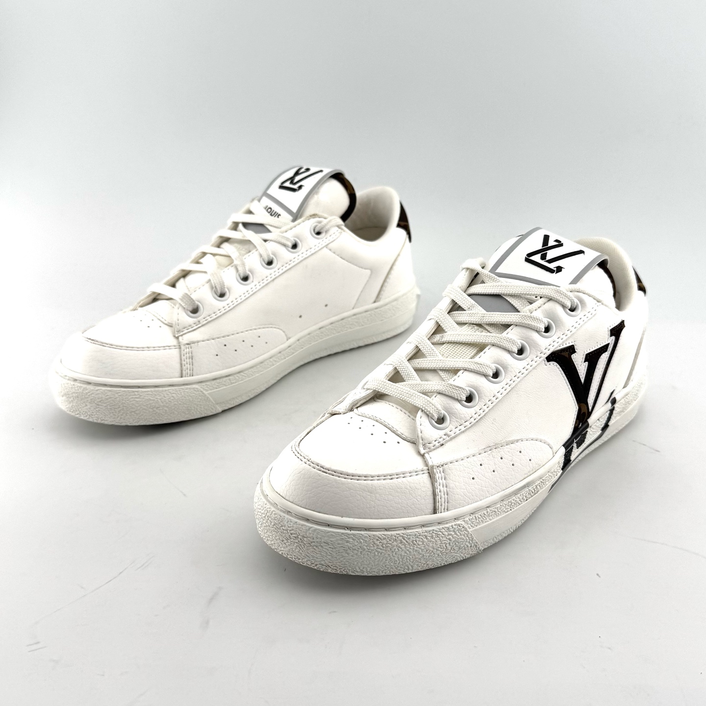 95新 LouisVuitton/路易威登 LV/路易威登 37码 黑白休闲鞋 D3122