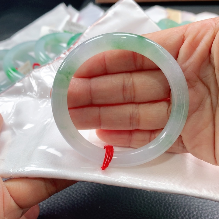 翡翠手镯未镶嵌5151514252