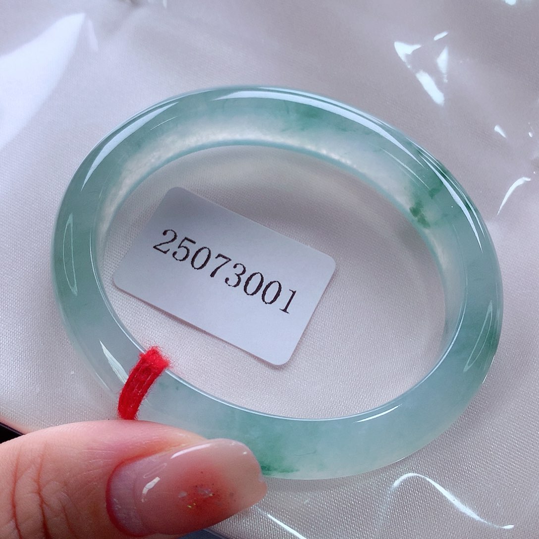 未镶嵌手镯（贵妃镯）翡翠天然a货翡翠