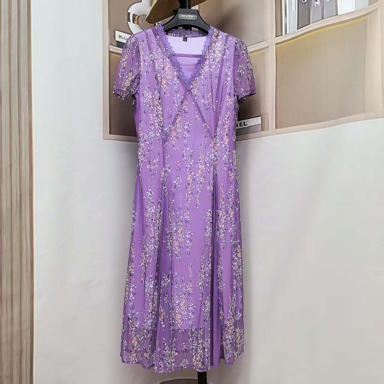 004-茵悦里2025春夏款连衣裙