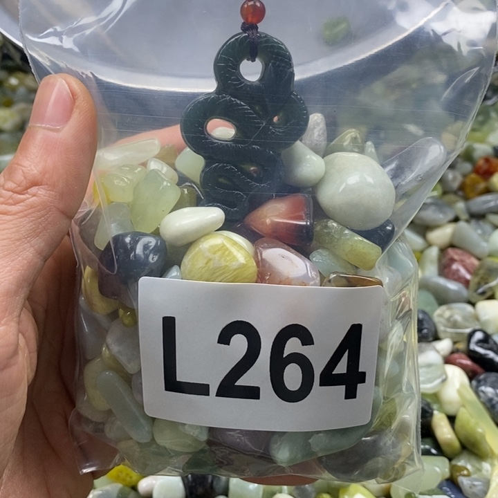 蛇纹石玉鱼缸石未镶嵌