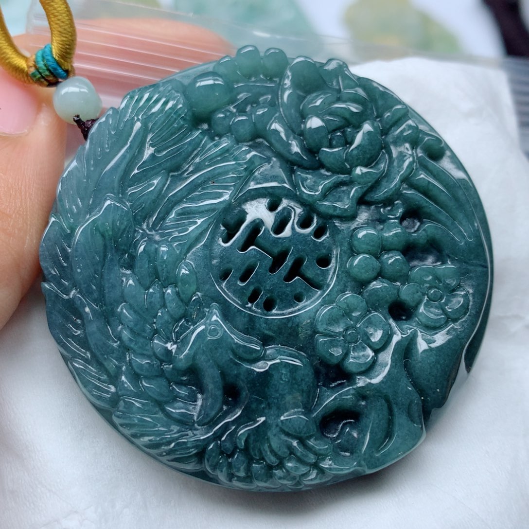 翡翠颈饰未镶嵌牌子