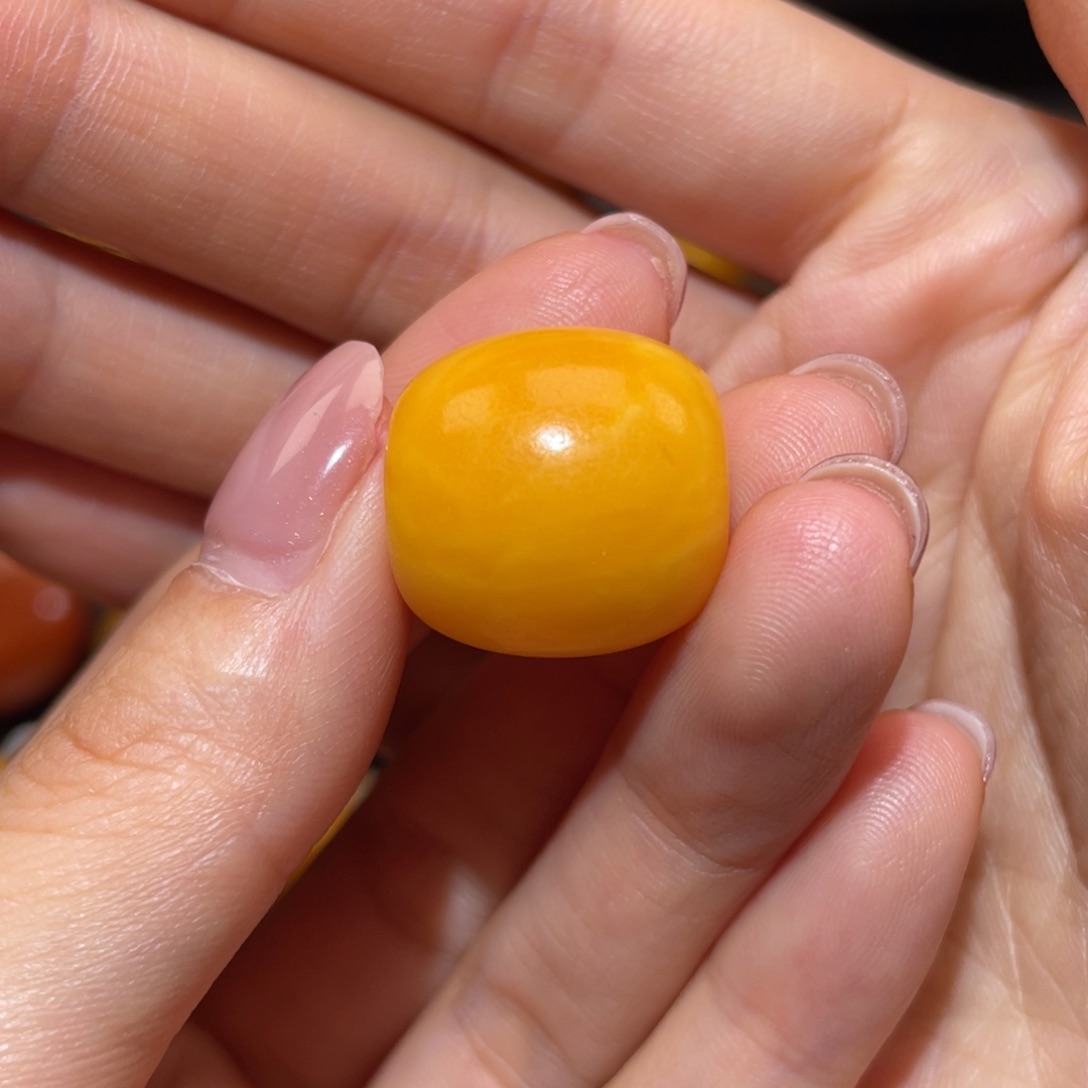 【闪购商品】琥珀裸石未镶嵌桶珠