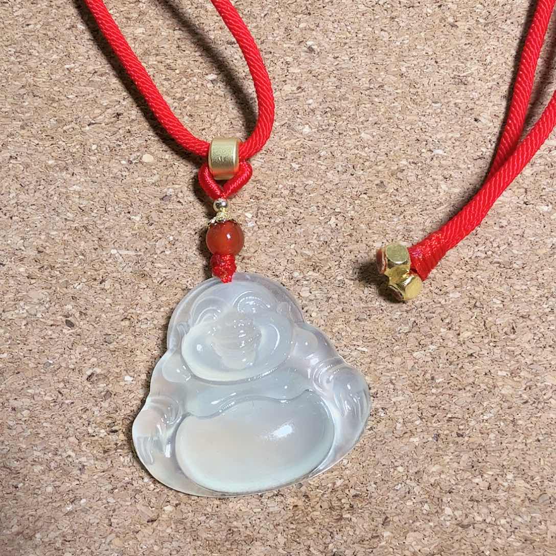 蛇纹石玉颈饰未镶嵌佛公