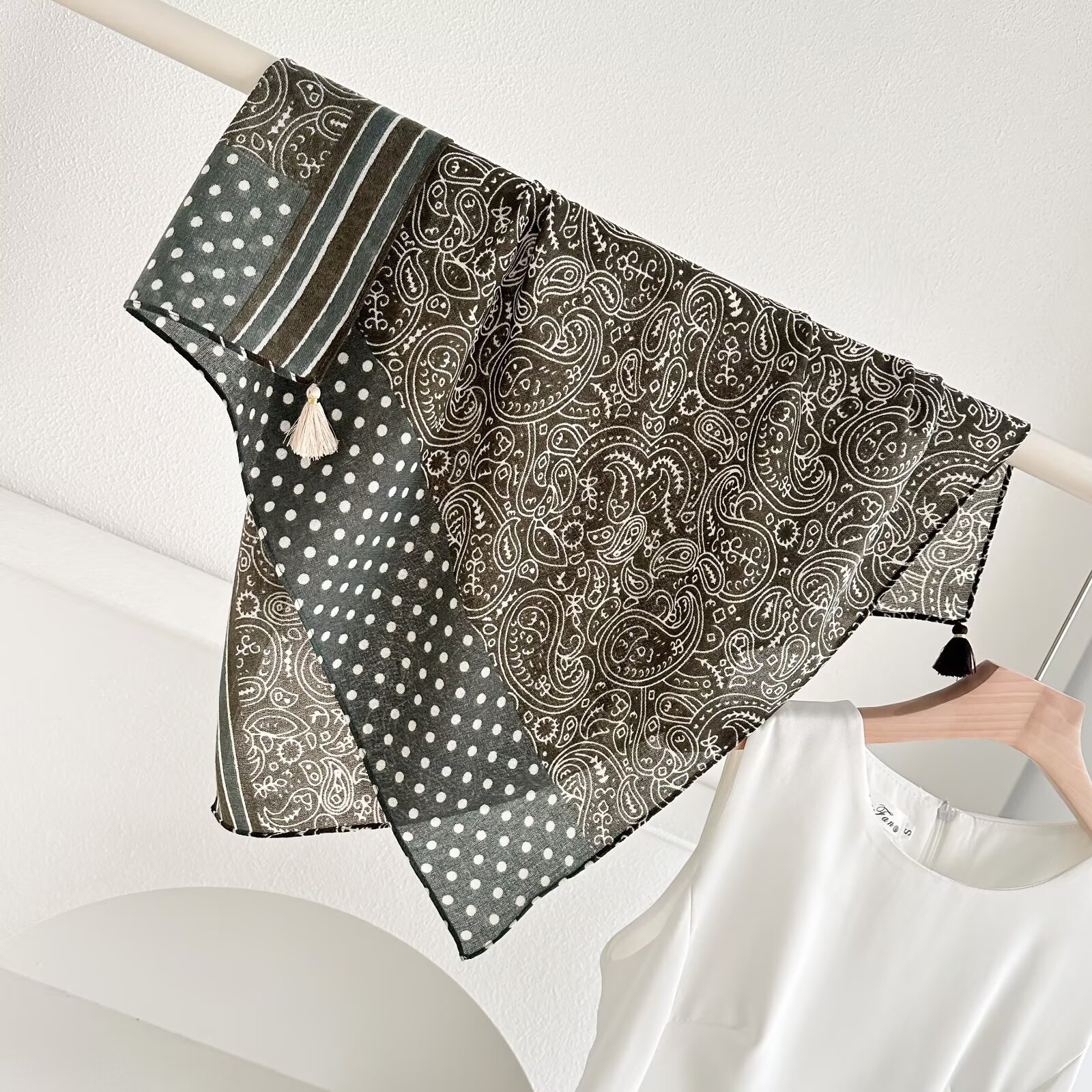 TT原创（森绿波点腰果）新款60*60左右方巾小啾啾围巾