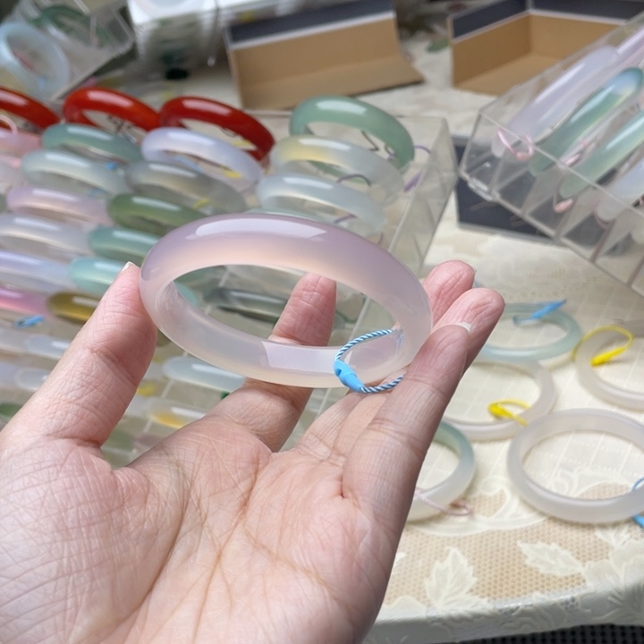 玛瑙/玉髓未镶嵌手镯55圈口