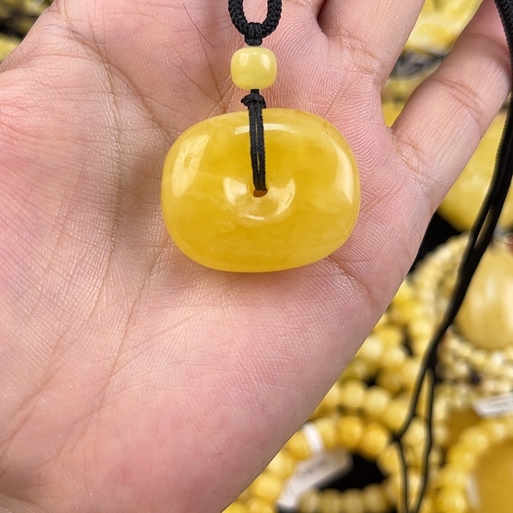 未镶嵌琥珀裸石琥珀