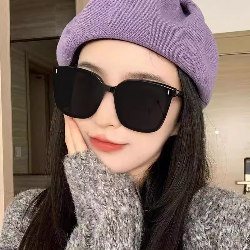 (301-400）新款时尚百搭防紫外线大脸显瘦方框太阳镜女款