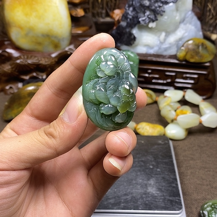 P***t和田玉未镶嵌把件