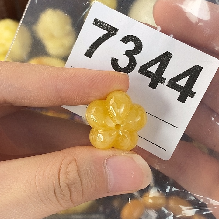 蜜蜡未镶嵌珠宝奇石