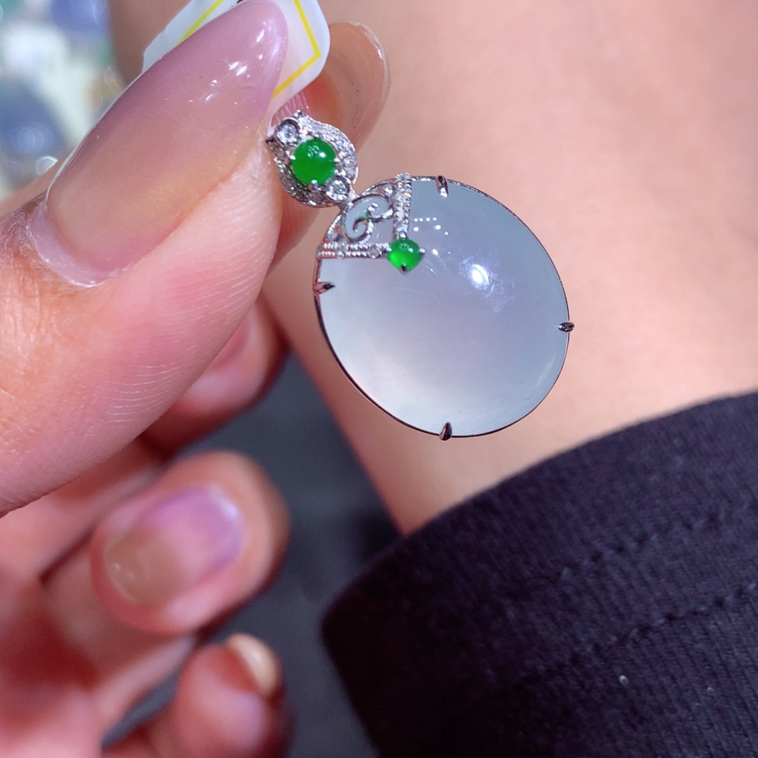 翡翠18K金镶嵌吊坠(不含链)