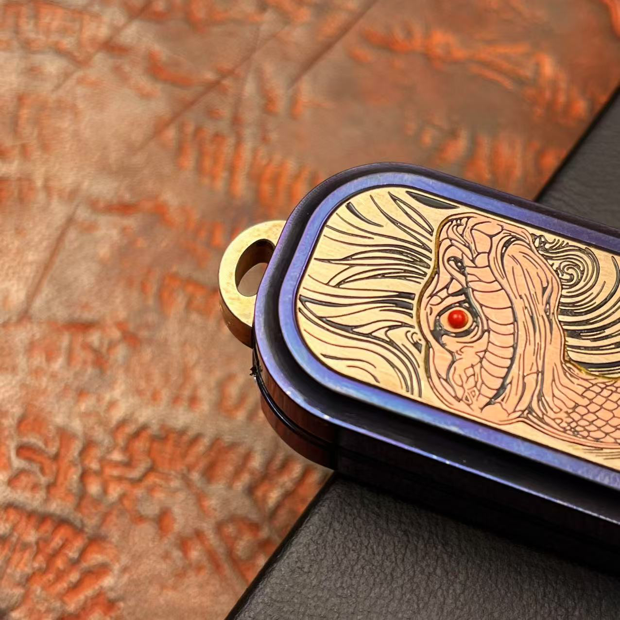 蝰蛇哈噜玩家edc钛合金推牌解减压黑科技玩具指尖陀螺手把件神器