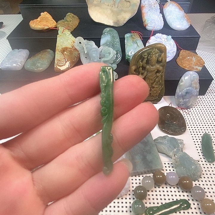 未镶嵌定制翡翠草龙