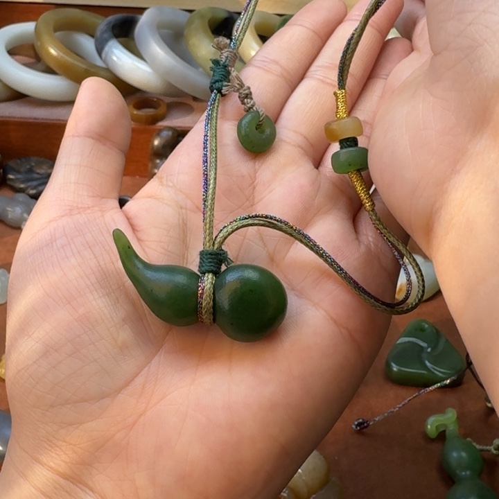 @****和田玉未镶嵌颈饰