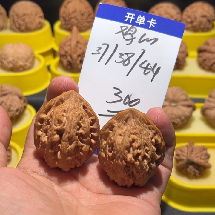 把件桃核鸡心全品