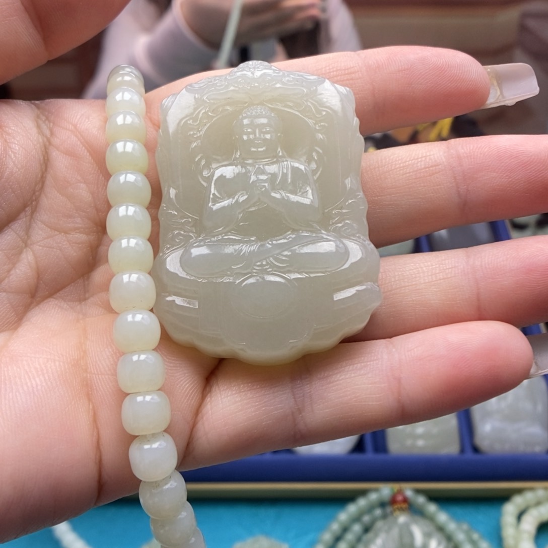 和田玉颈饰未镶嵌依*&