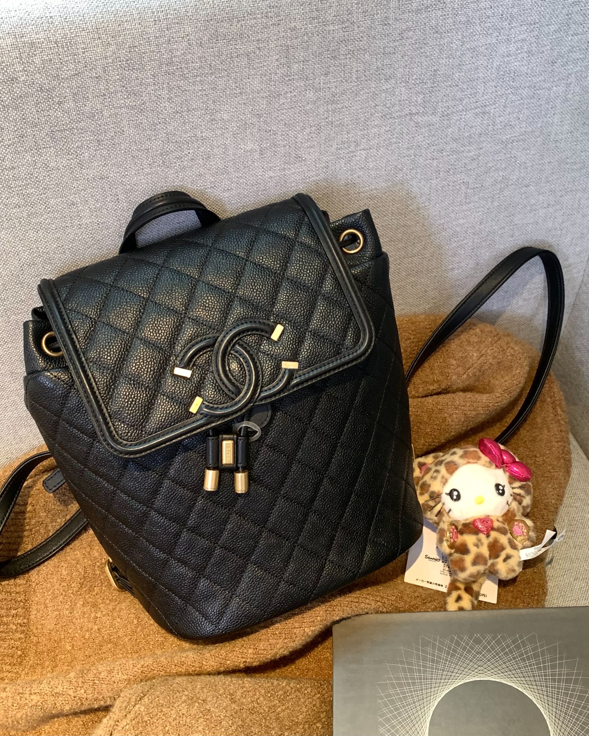 95新 Chanel/香奈儿 代卖服务!黑金鱼子酱双肩包  18488598