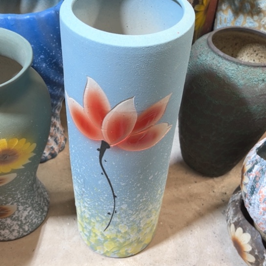 罐默认微瑕，有孔编号15-223