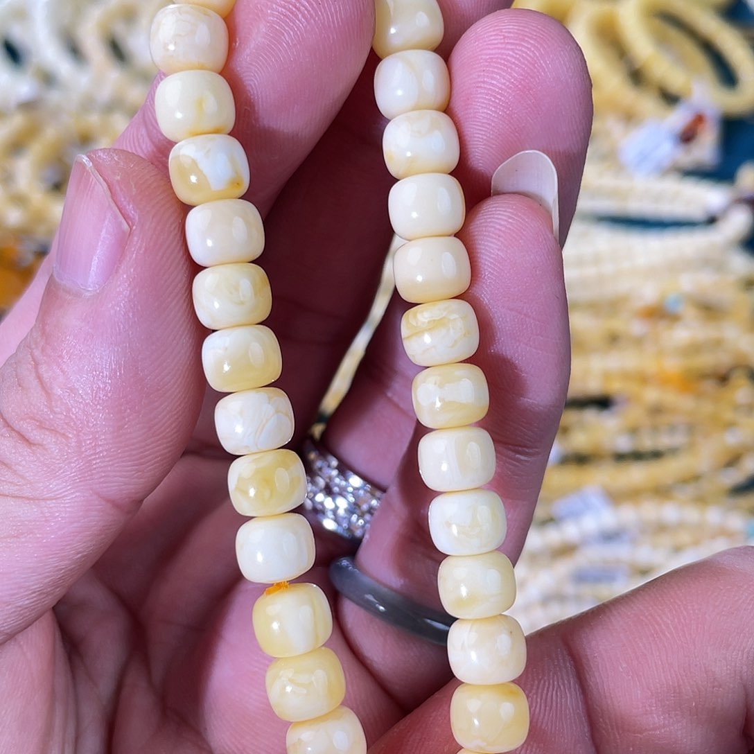 琥珀裸石未镶嵌DY241226B013