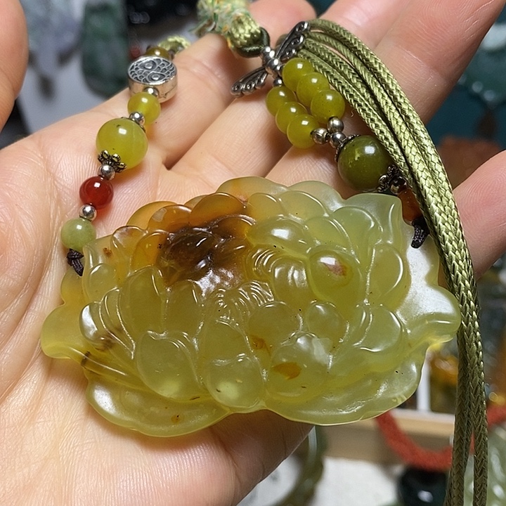 吊坠(赠链)未镶嵌翡翠