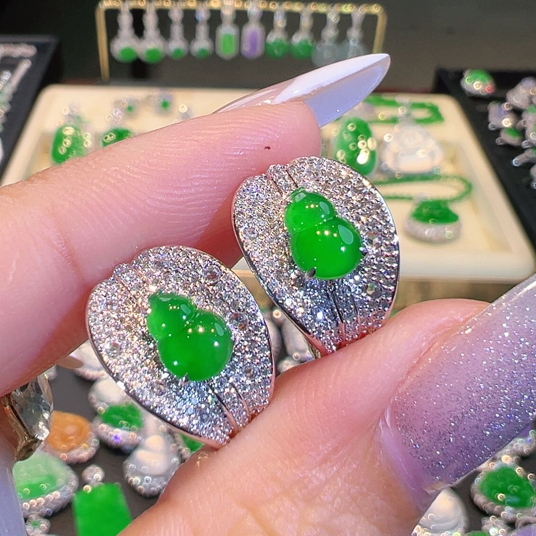 翡翠耳环18K金镶嵌翡翠