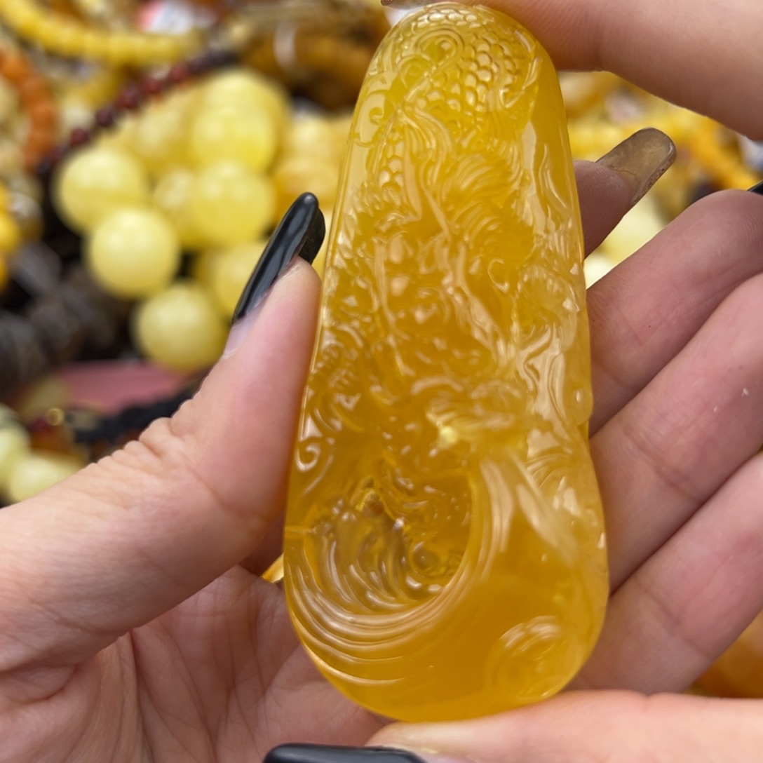 琥珀珠宝奇石未镶嵌