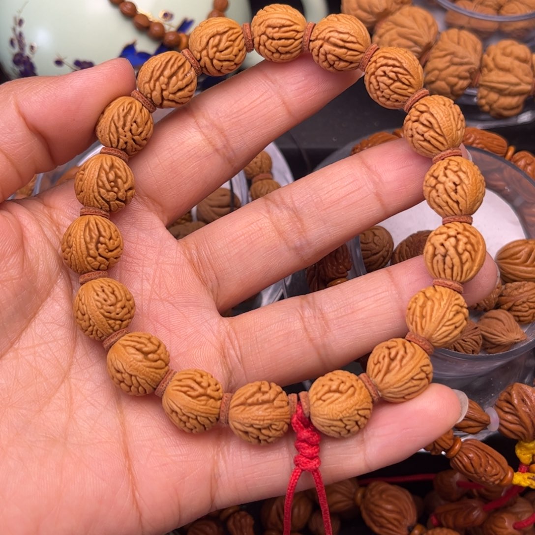 孟***伟吊坠桃核龙纹桃核