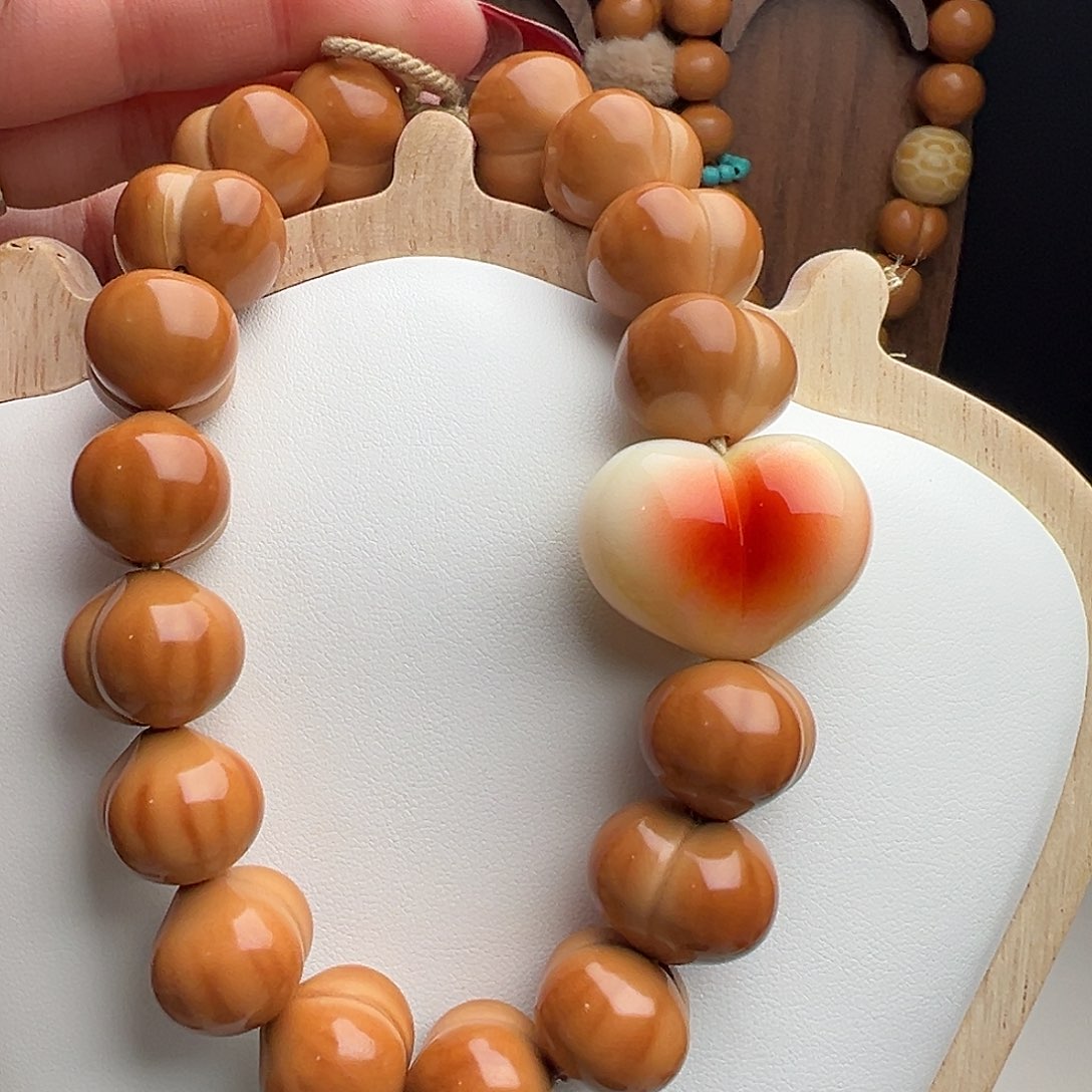 猴头核桃吊坠屁桃