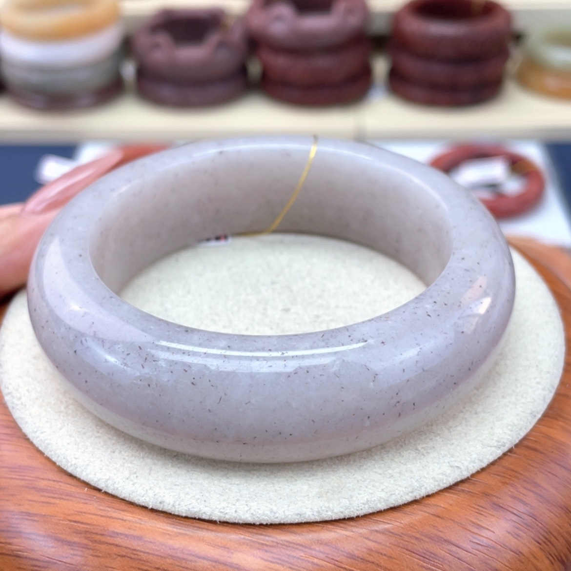 【闪购商品】石英质玉手镯未镶嵌