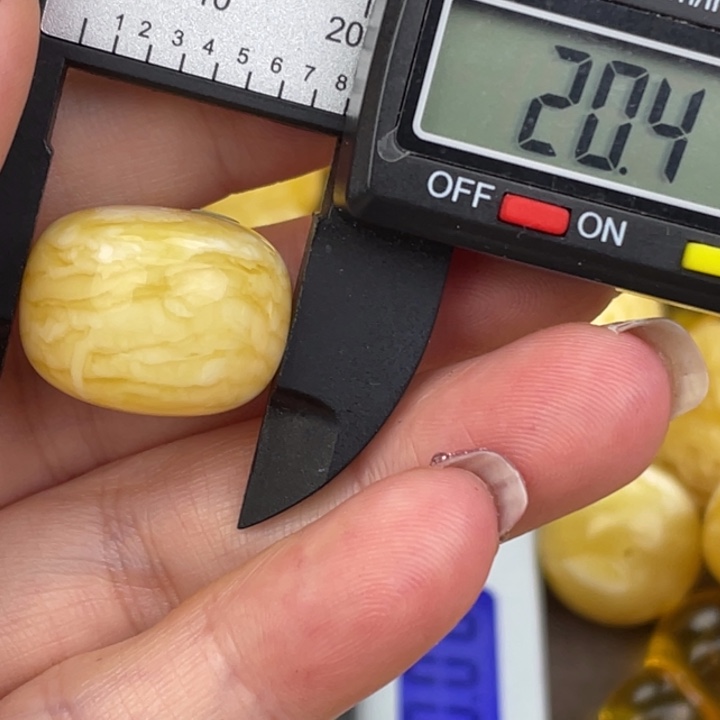 蜜蜡未镶嵌裸石微瑕452