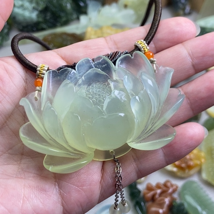 蛇纹石玉挂件未镶嵌