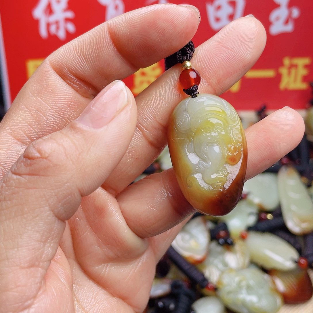 和田玉颈饰未镶嵌