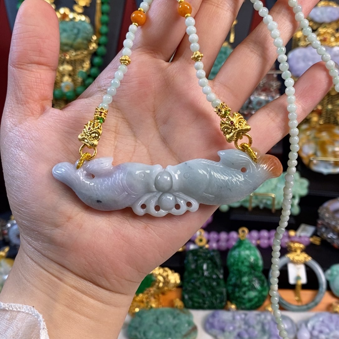 翡翠未镶嵌颈饰年年有余吊坠 炸价