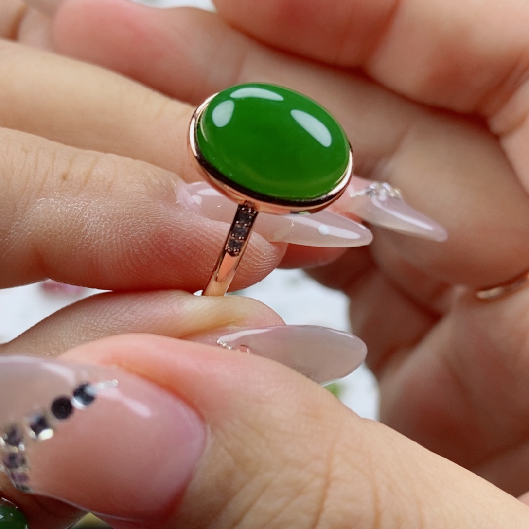 未镶嵌戒指和田玉