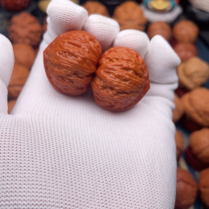 C***0文玩核桃把件精品小手捻