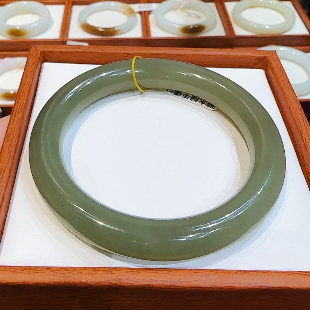 和田玉手镯未镶嵌湖水绿57