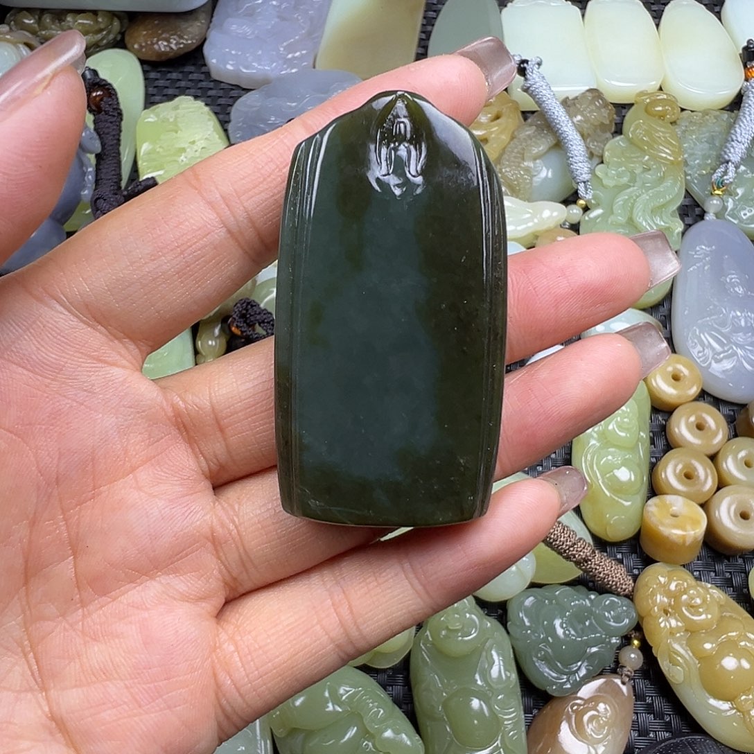 和田玉未镶嵌颈饰卡57