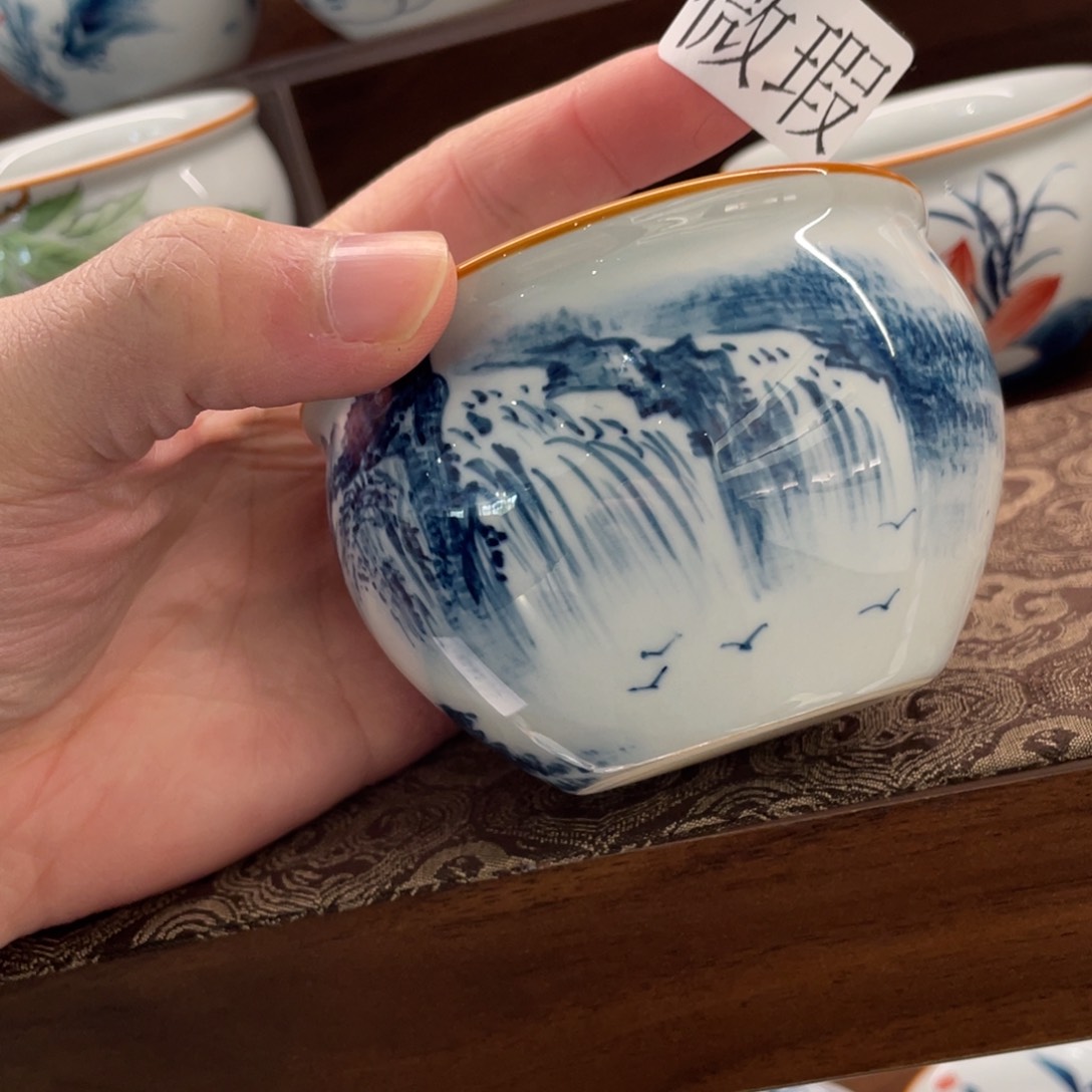 釉下手绘茶具微瑕