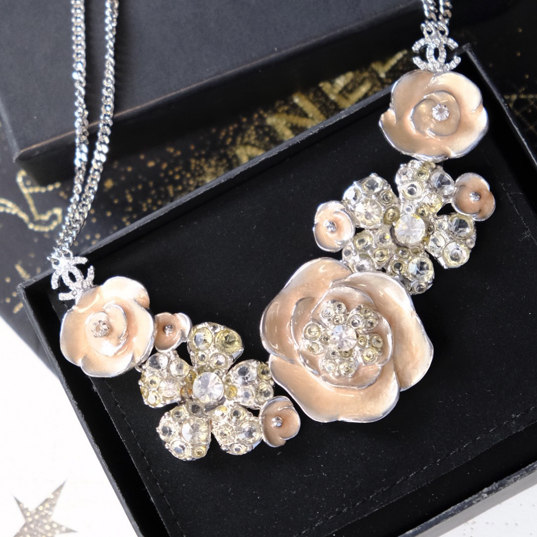 99新 Chanel/香奈儿 Chanel vintage 粉珐琅水钻山茶花项链