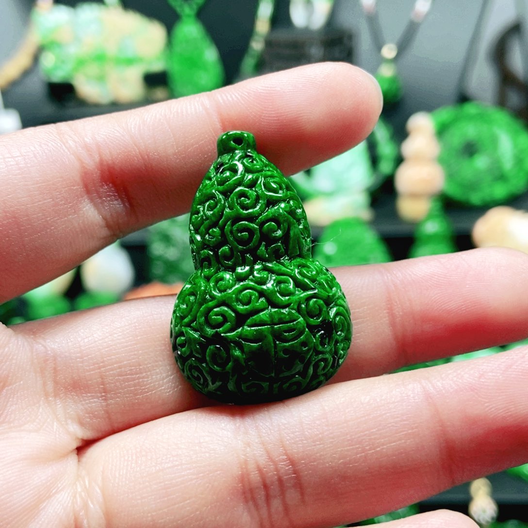 翡翠未镶嵌颈饰翡翠吊坠