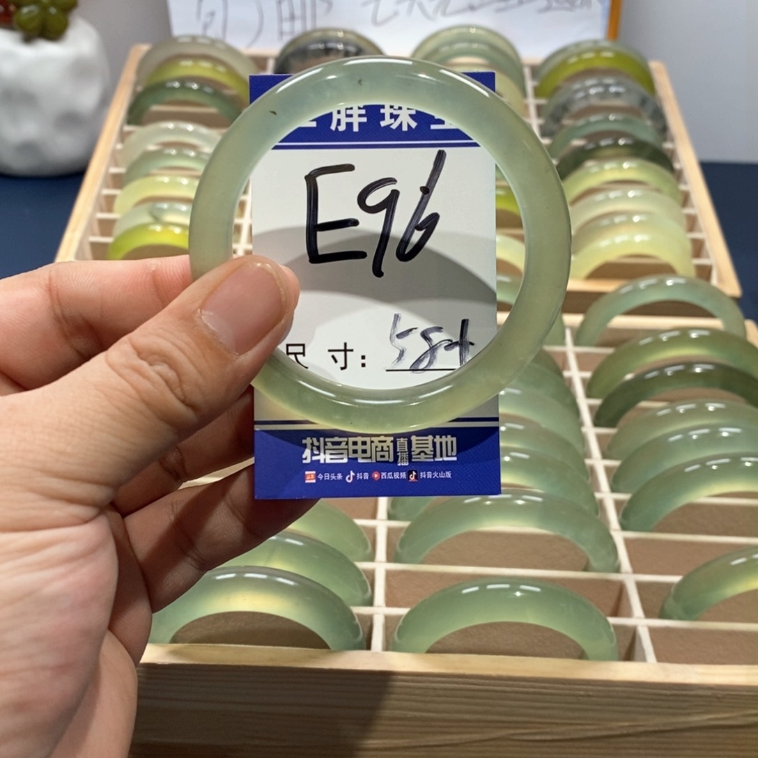 岫玉手镯未镶嵌手镯