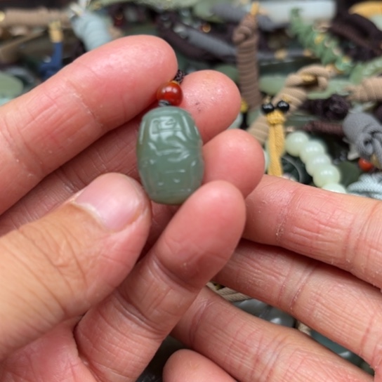 和田玉吊坠未镶嵌