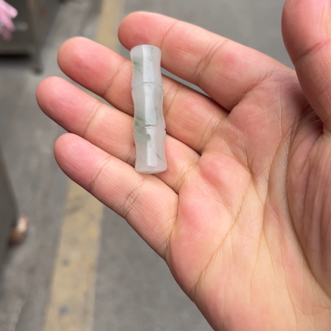 石英质玉（天山翠）未镶嵌颈饰