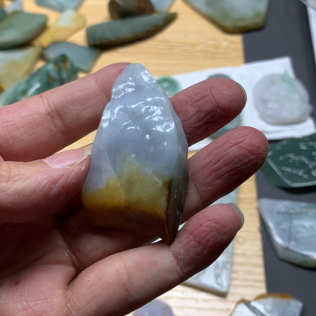 翡翠颈饰未镶嵌翡翠