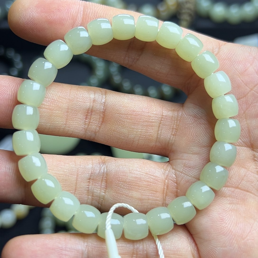 和田玉手链未镶嵌且末青白玉卡8直切 油润