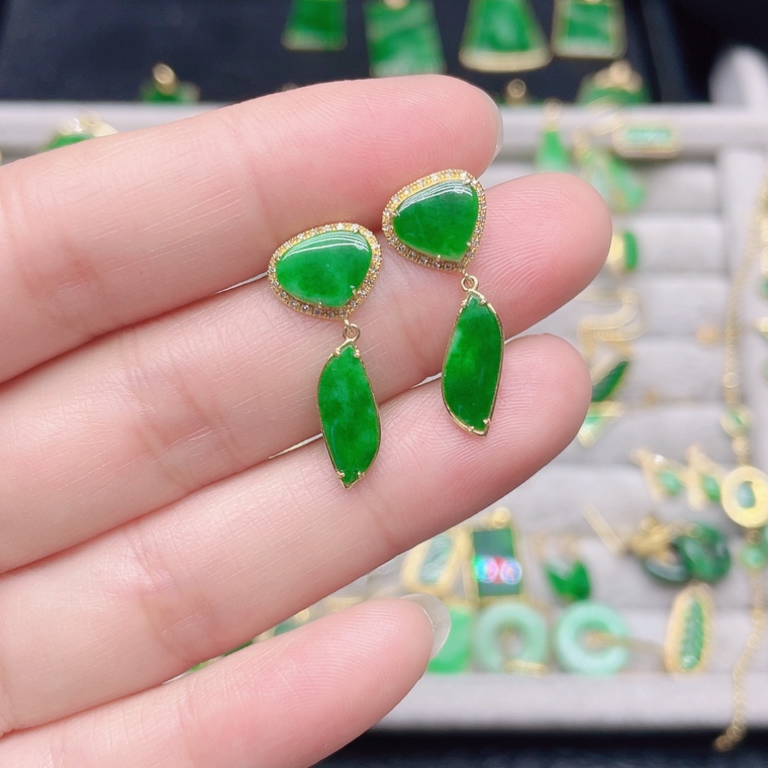 翡翠耳饰18K金镶嵌天然翡翠
