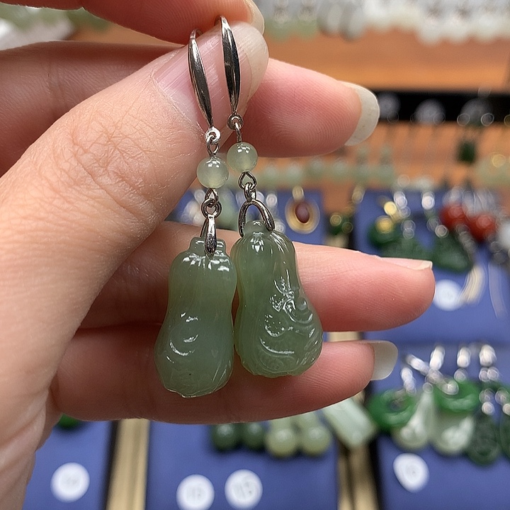 和田玉银S925镶嵌耳环白菜21.7左右晴水色