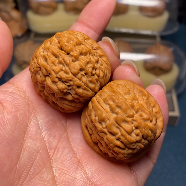 【闪购商品】文玩核桃把件莲花